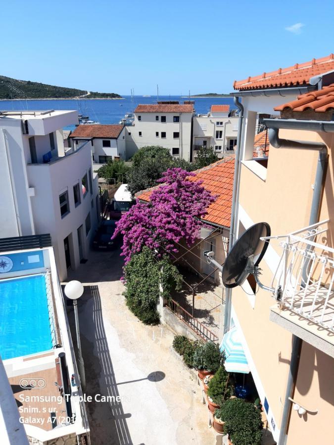 -Villa Sjor -Primosten-Apartmani- Has 2 Large Apartments And 2 Smaller Ones -Primosten Lokvice 6 Bagian luar foto