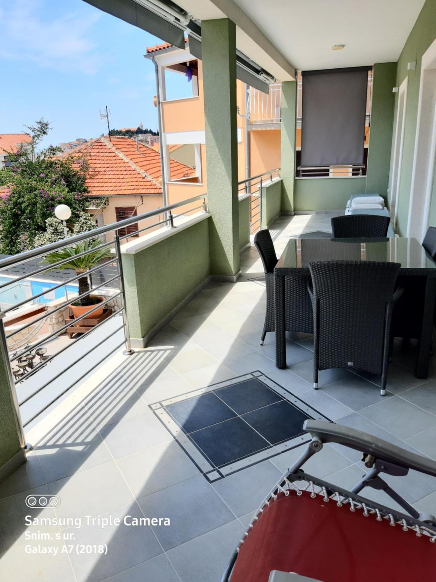-Villa Sjor -Primosten-Apartmani- Has 2 Large Apartments And 2 Smaller Ones -Primosten Lokvice 6 Bagian luar foto